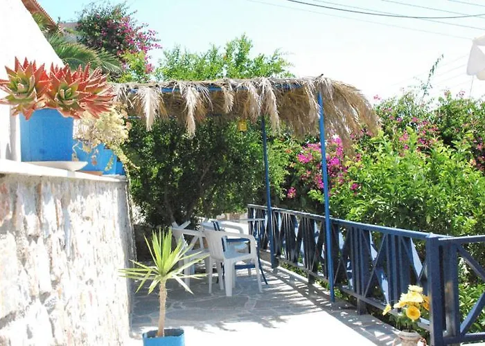 Aigaio View & Aparthotel 3*